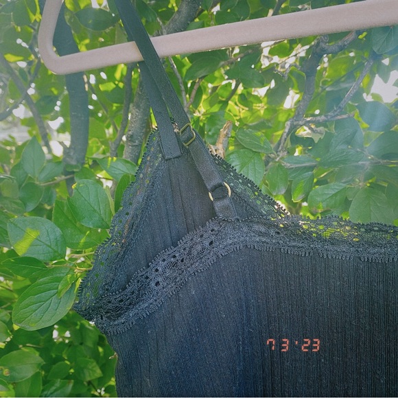 🌼 4 for $40 Flower Bundle Sale 🌼 Wild Fable Black Cropped Lace Tank | Size S - Picture 3 of 4
